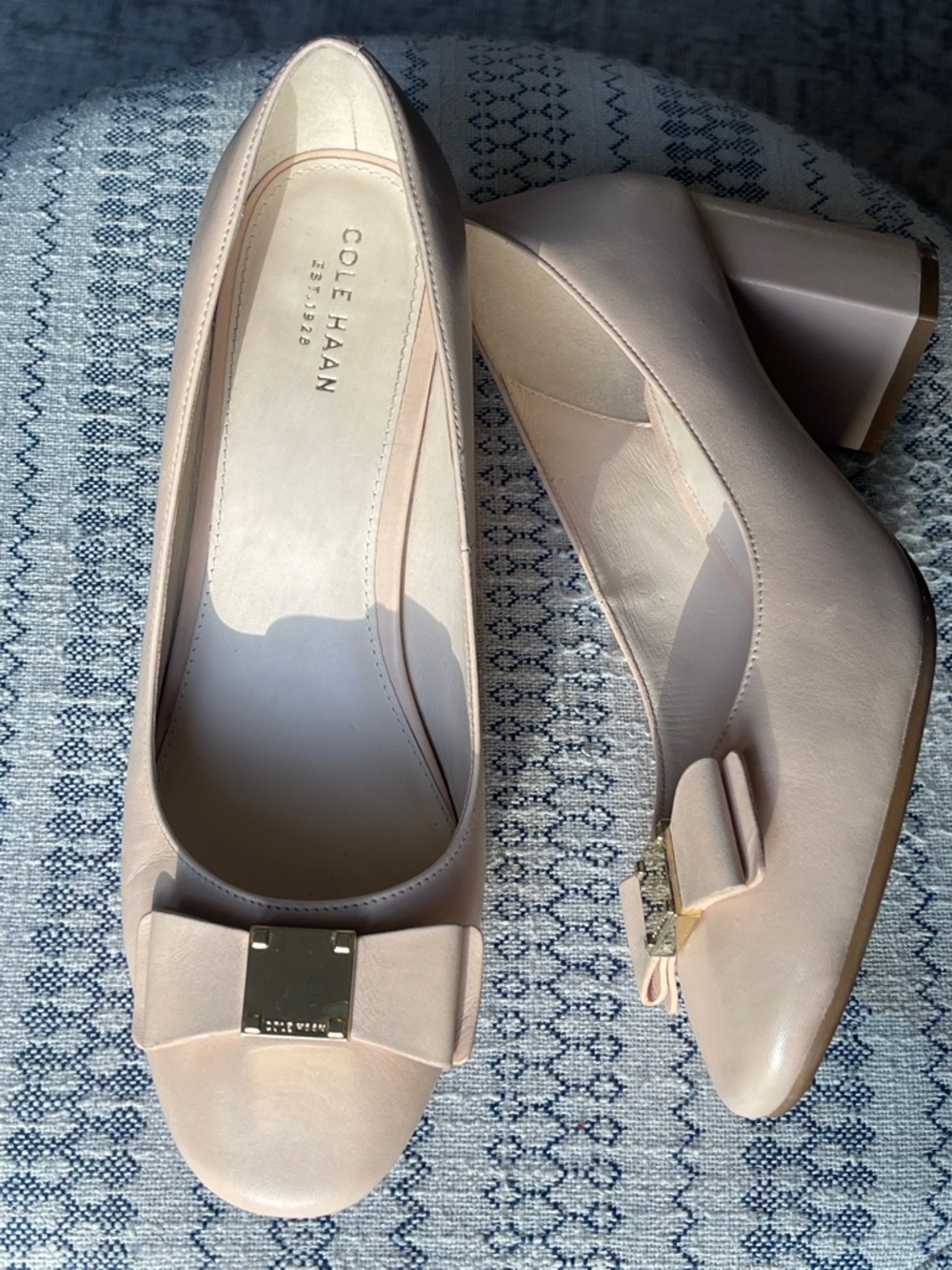 Cole Haan Tali Bow Pump Block Heels Blush Pink Iconic Bow and Gold Accent size 9